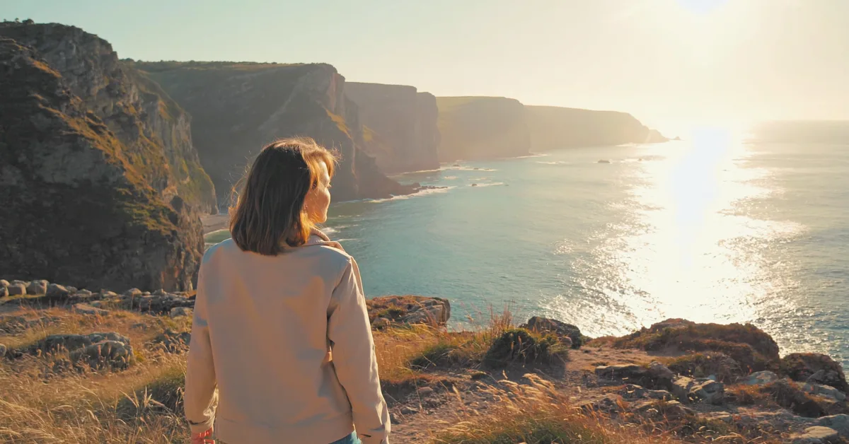 Irish woman enjoying irish coast walk β Slimbr weight-loss support